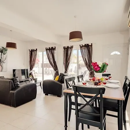 Villa Croeso Ayia Napa
